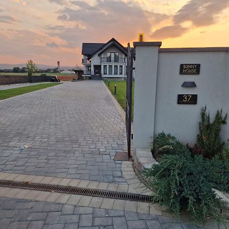 Villa Sunny House Suceava Esterno foto
