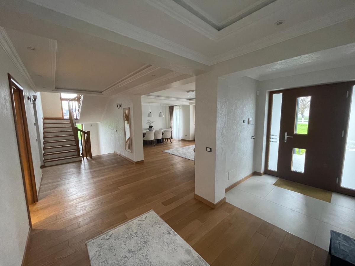 Villa Sunny House Suceava Esterno foto