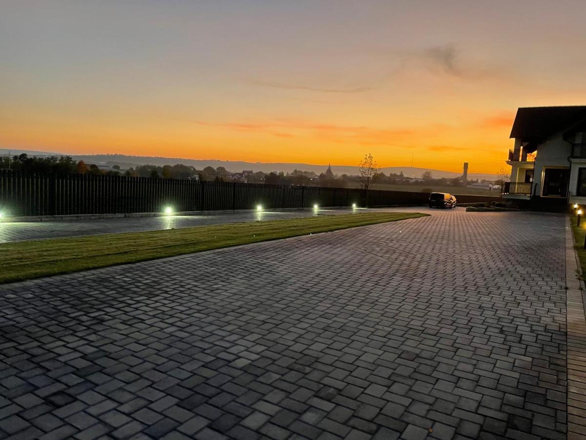 Villa Sunny House Suceava Esterno foto