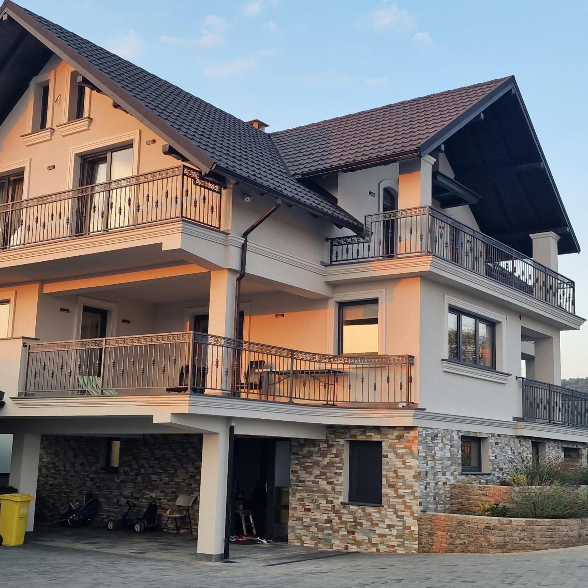 Villa Sunny House Suceava Esterno foto