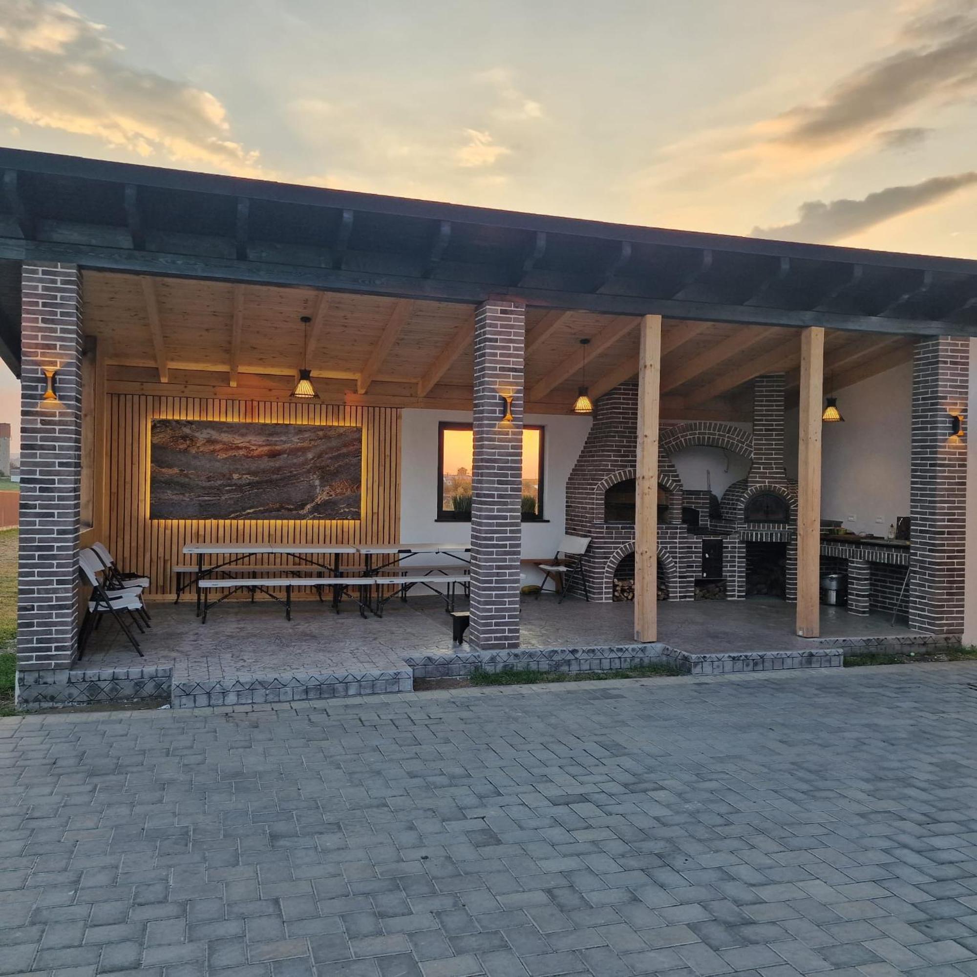 Villa Sunny House Suceava Esterno foto
