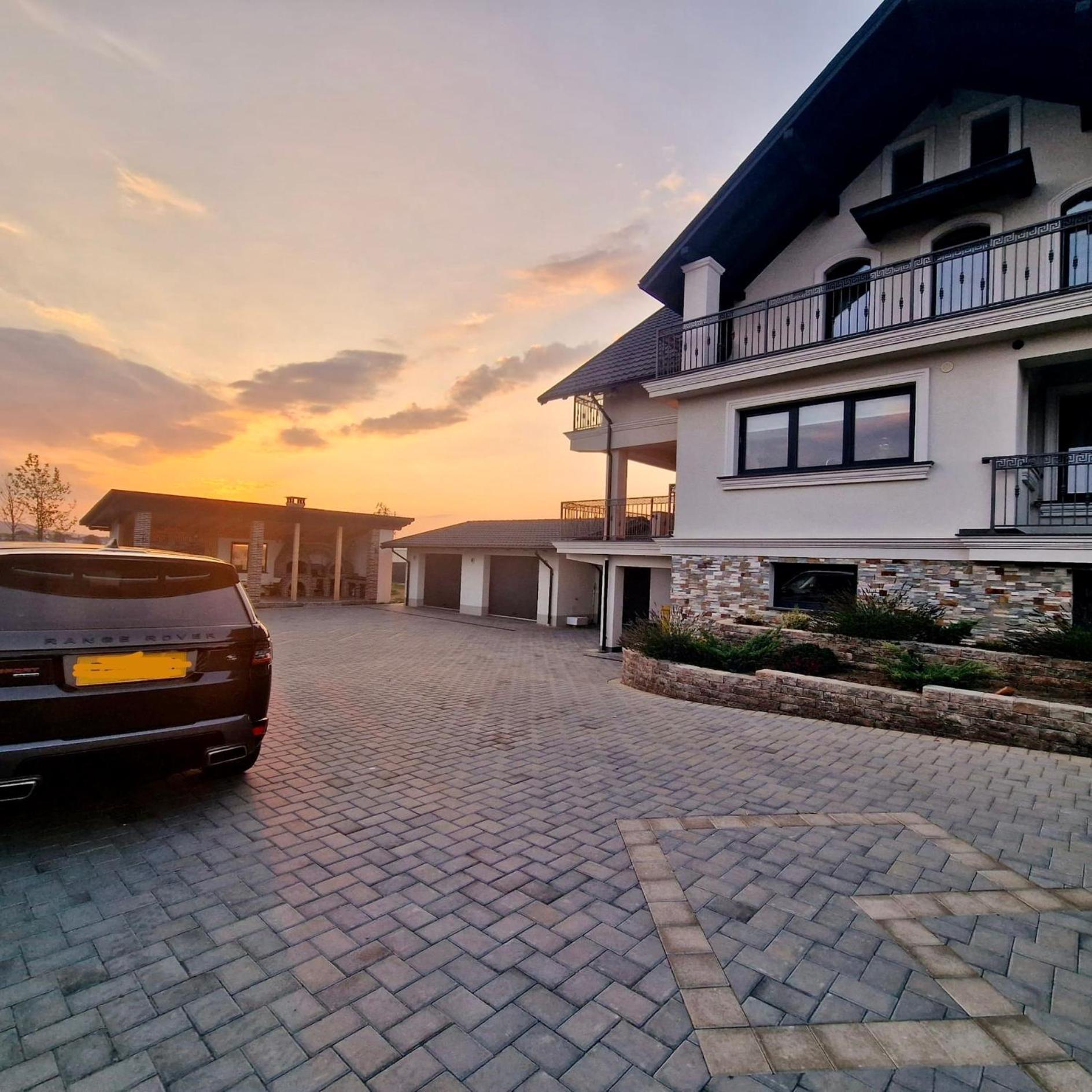 Villa Sunny House Suceava Esterno foto